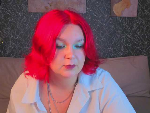 Emma-Davisey live cam on BongaCams