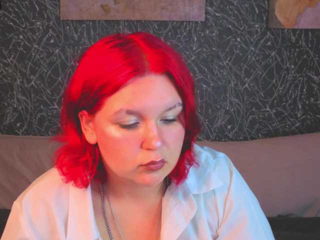 Emma-Davisey live cam on BongaCams