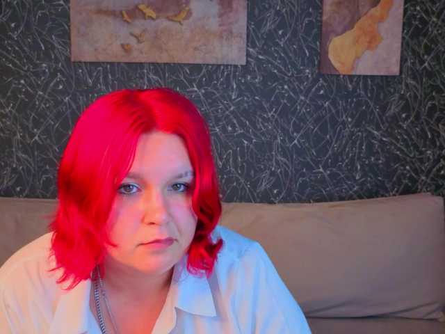 Emma-Davisey live cam on BongaCams