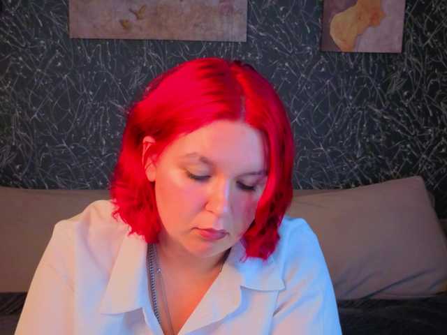 Emma-Davisey live cam on BongaCams
