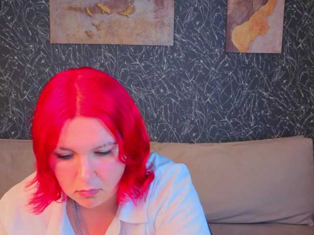 Emma-Davisey live cam on BongaCams