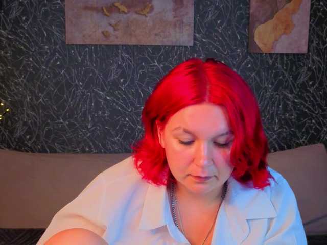 Emma-Davisey live cam on BongaCams