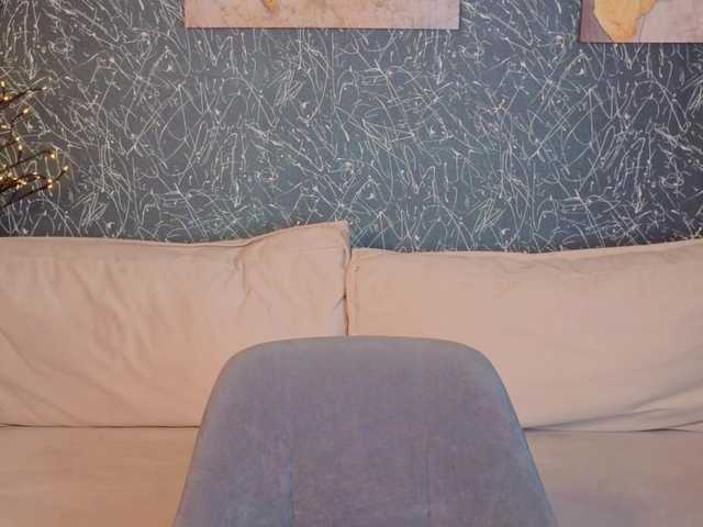 Emma-Davisey live cam on BongaCams