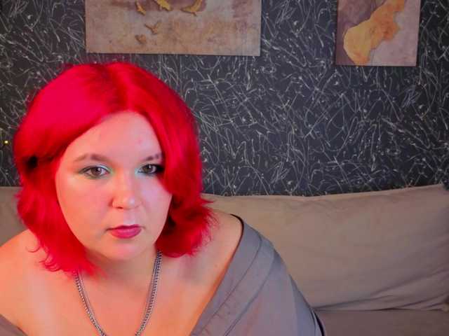 Emma-Davisey live cam on BongaCams