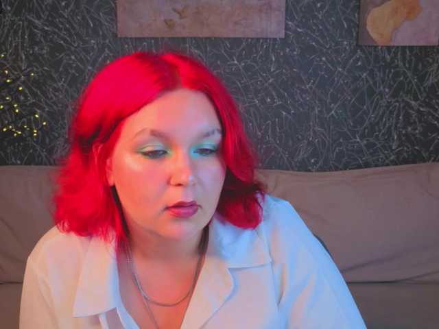 Emma-Davisey live cam on BongaCams