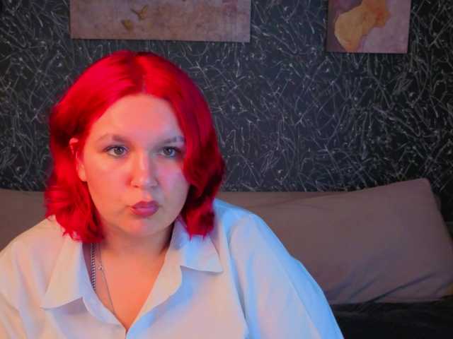 Emma-Davisey live cam on BongaCams