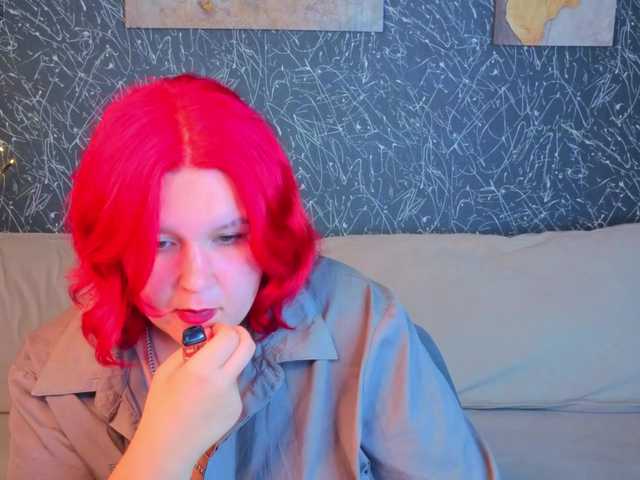 Emma-Davisey live cam on BongaCams