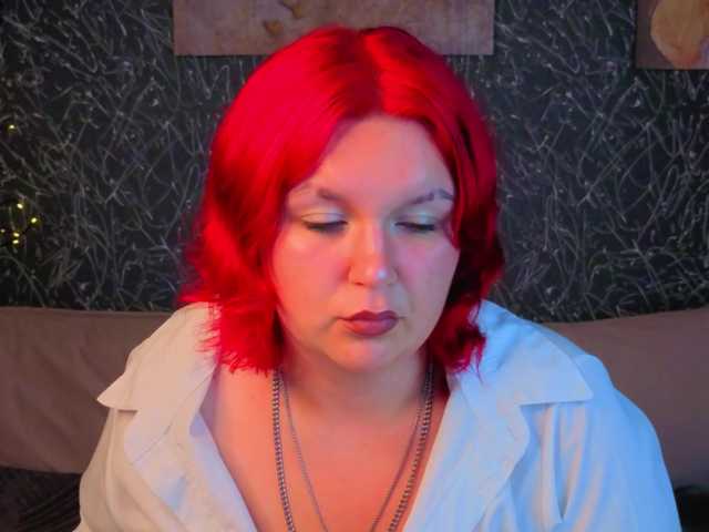 Emma-Davisey live cam on BongaCams