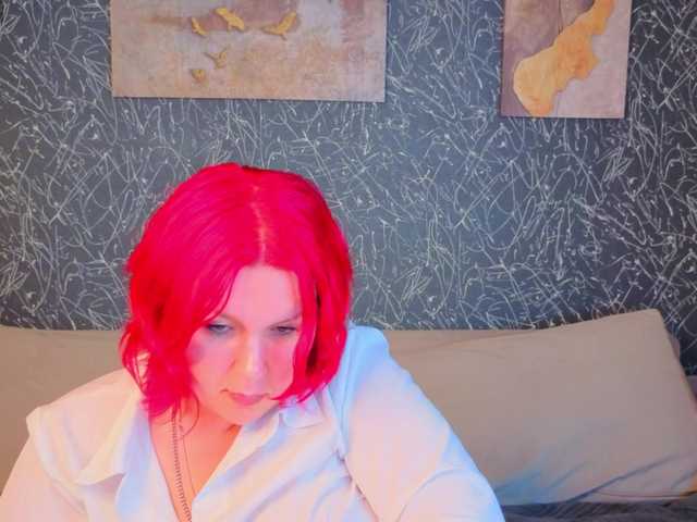 Emma-Davisey live cam on BongaCams