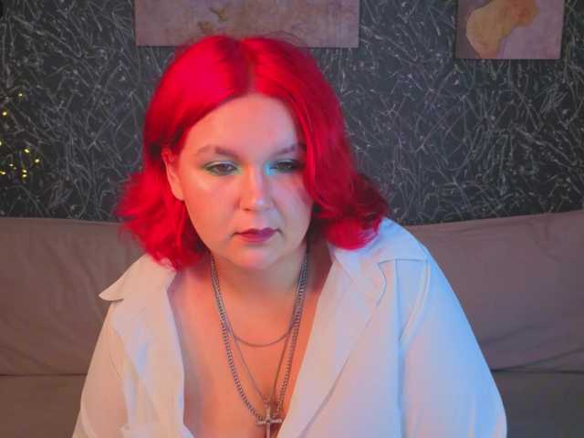 Emma-Davisey live cam on BongaCams
