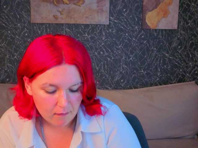 Emma-Davisey live cam on BongaCams