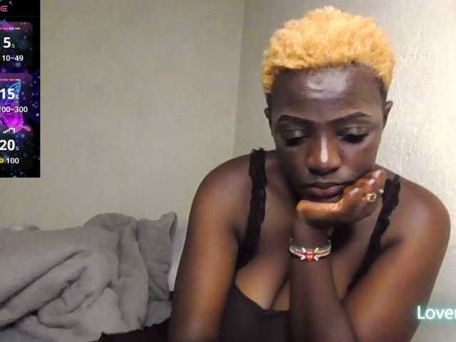 hottamaliah live cam on BongaCams