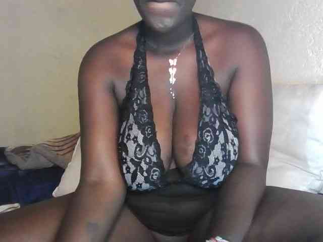 hottamaliah Live Webcam on BongaCams