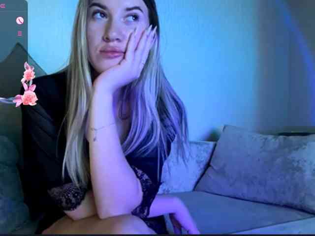 LolettaSweet webcam