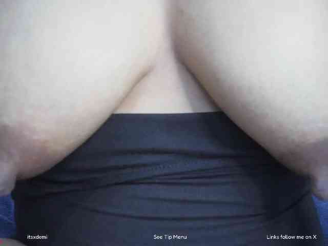 itsxDemi webcam