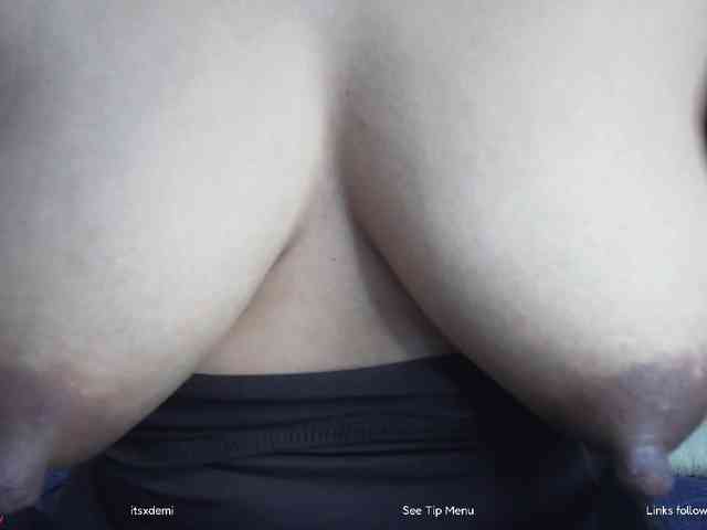 itsxDemi webcam