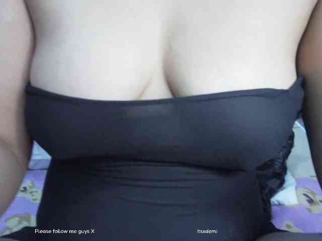 itsxDemi webcam