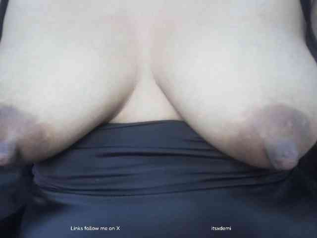 itsxDemi webcam