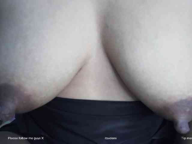 itsxDemi webcam