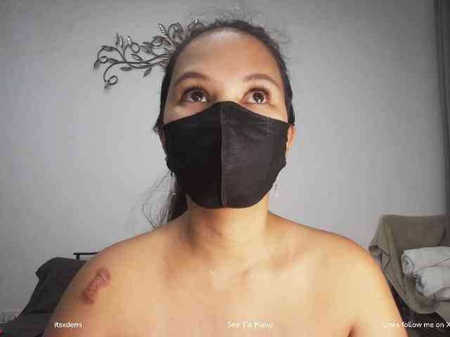 itsxDemi webcam
