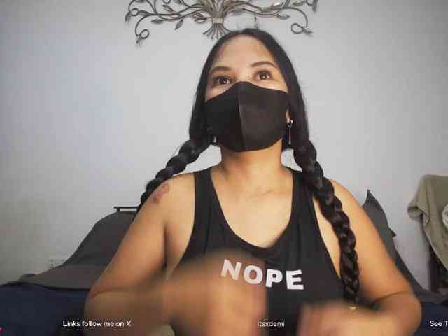 itsxDemi webcam