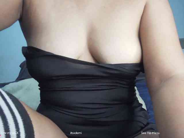 itsxDemi webcam