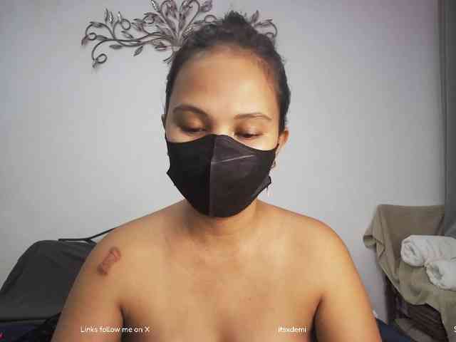 itsxDemi webcam