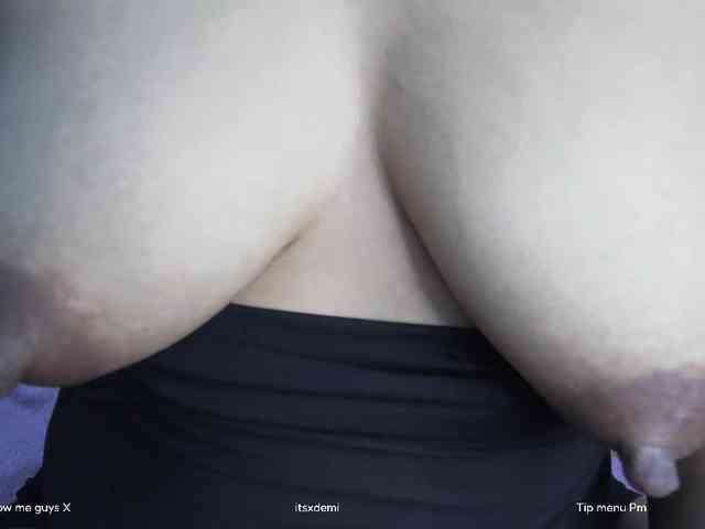 itsxDemi webcam