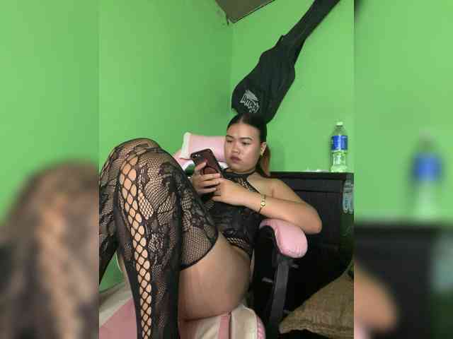 Modella: sexykesha11