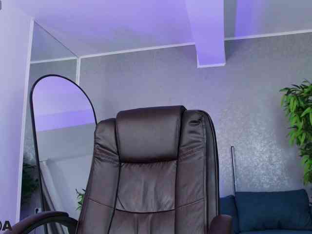 RaisaDollX webcam