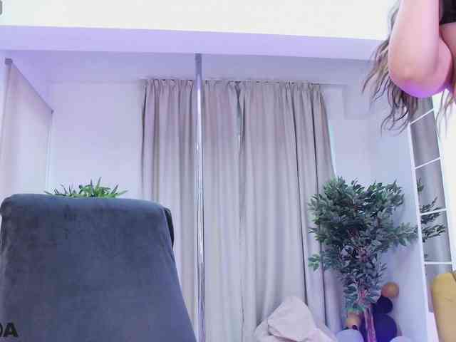 RaisaDollX webcam