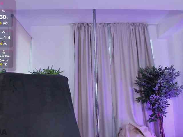 RaisaDollX webcam