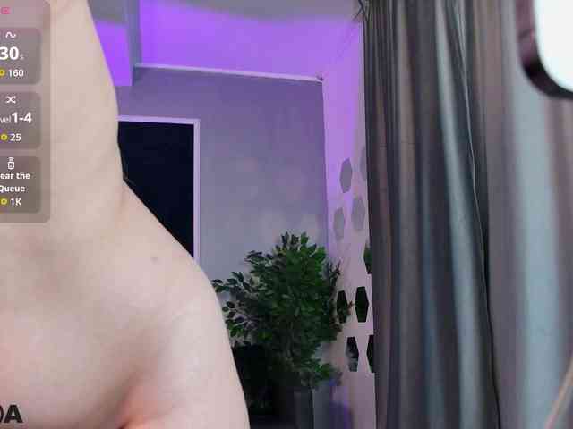RaisaDollX webcam