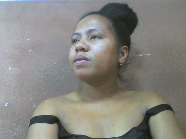 Tharcile live cam on BongaCams