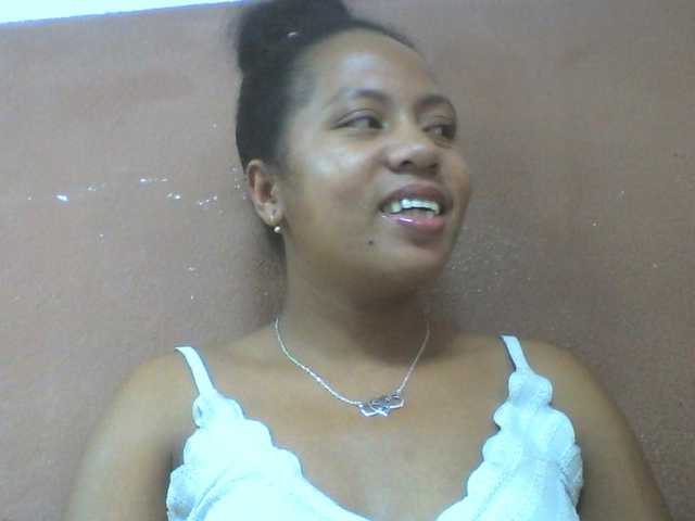 Tharcile live cam on BongaCams