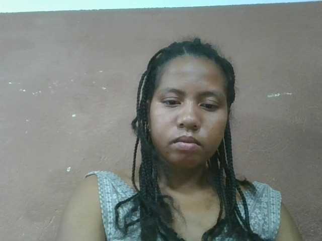 Tharcile live webcam show