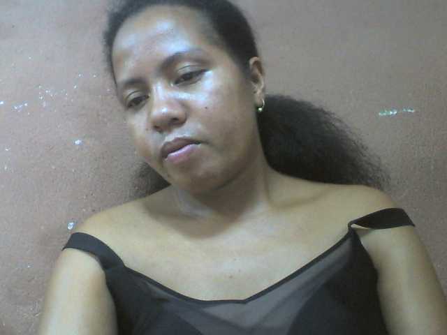 Tharcile live cam on BongaCams