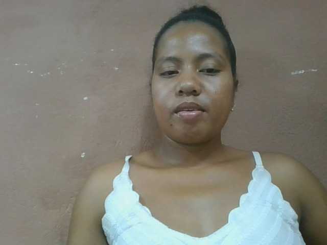 Tharcile live cam on BongaCams