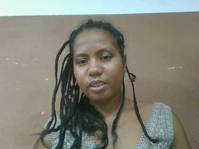 Tharcile live webcam show