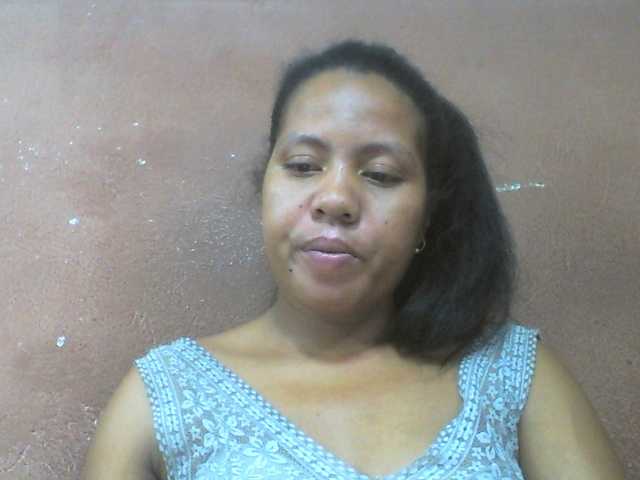 Tharcile live cam on BongaCams