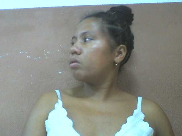 Tharcile live cam on BongaCams
