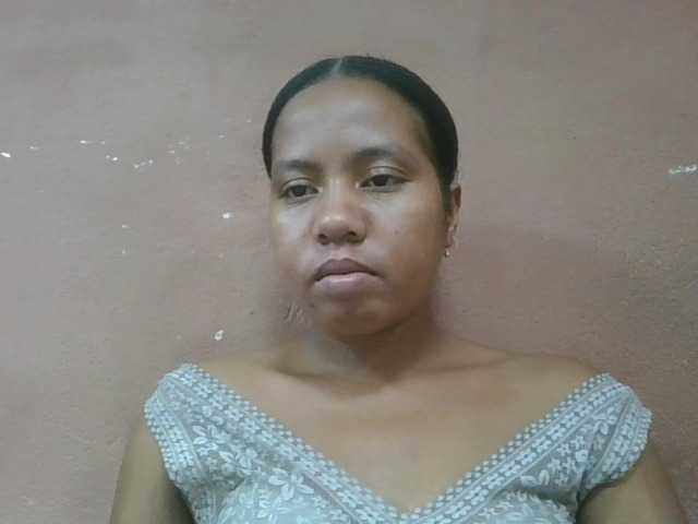 Tharcile live webcam show