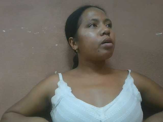 Tharcile live cam on BongaCams