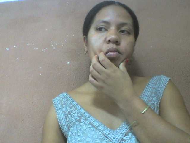 Tharcile live cam on BongaCams