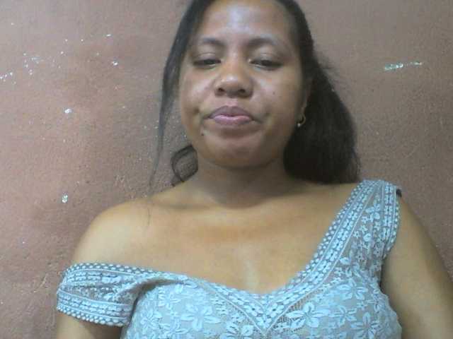 Tharcile live cam on BongaCams