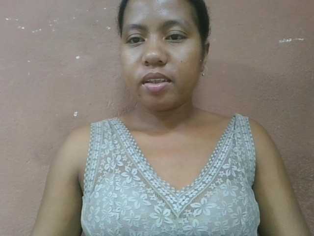 Tharcile live webcam show