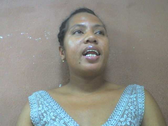 Tharcile live cam on BongaCams