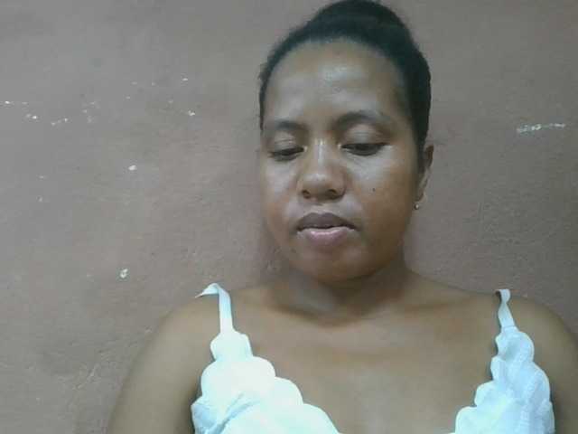 Tharcile live cam on BongaCams