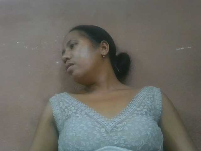 Tharcile live cam on BongaCams