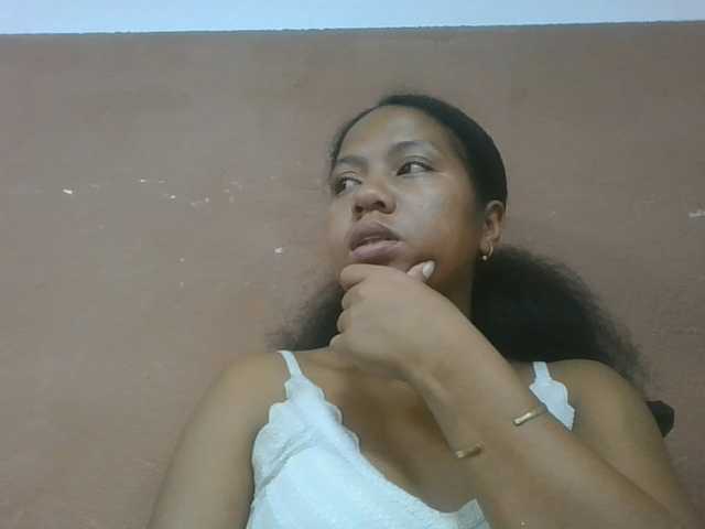 Tharcile live cam on BongaCams